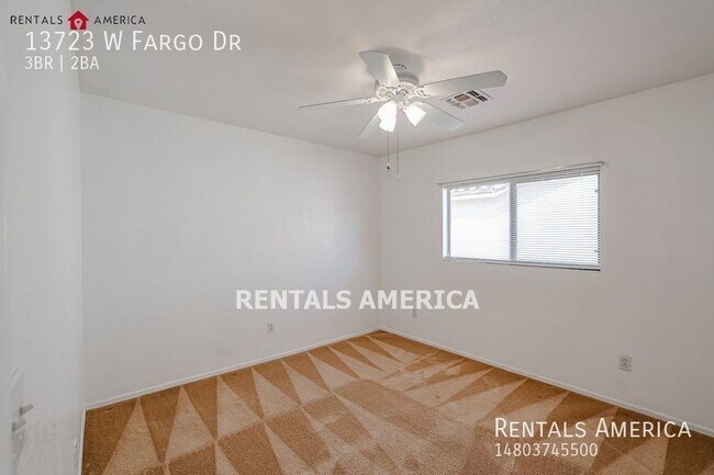 Building Photo - Charming 3BR/2BA Home in Surprise