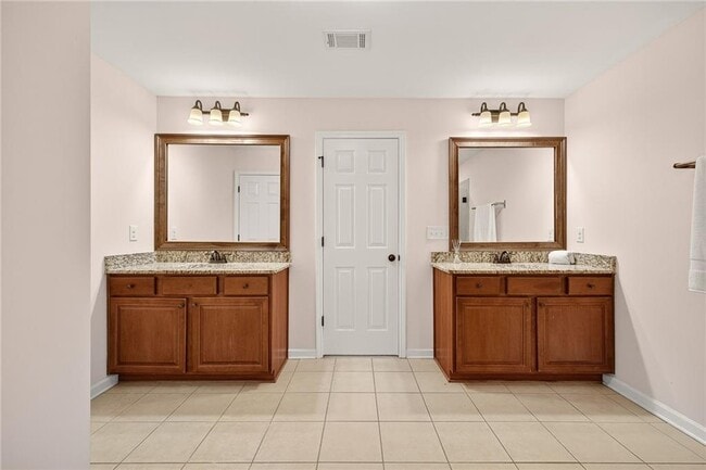 Building Photo - 1931 Gregory Run NE