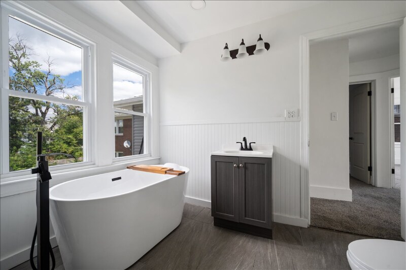 Building Photo - 2934 Virginia Park St