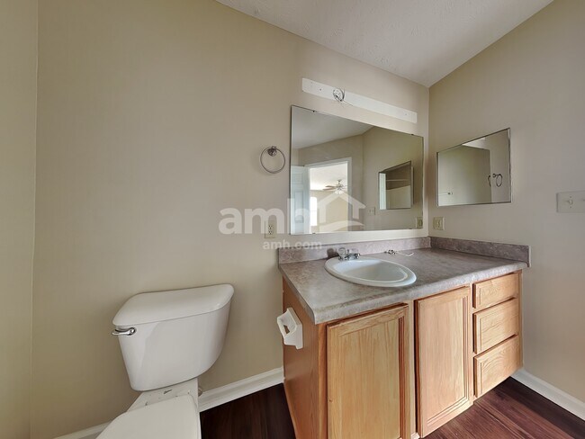 Building Photo - 10660 Brighton Knoll Pky N