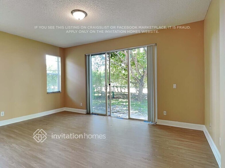 Building Photo - 2266 SW 135th Ave