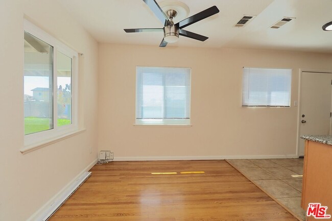 Building Photo - 14908 Steprock Dr