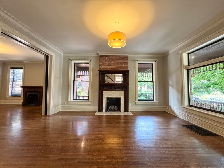 Building Photo - 3011 Grand Ave