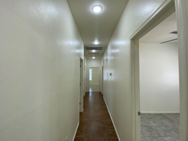 Building Photo - Available Now For Move In! Beautiful 4Bed/...