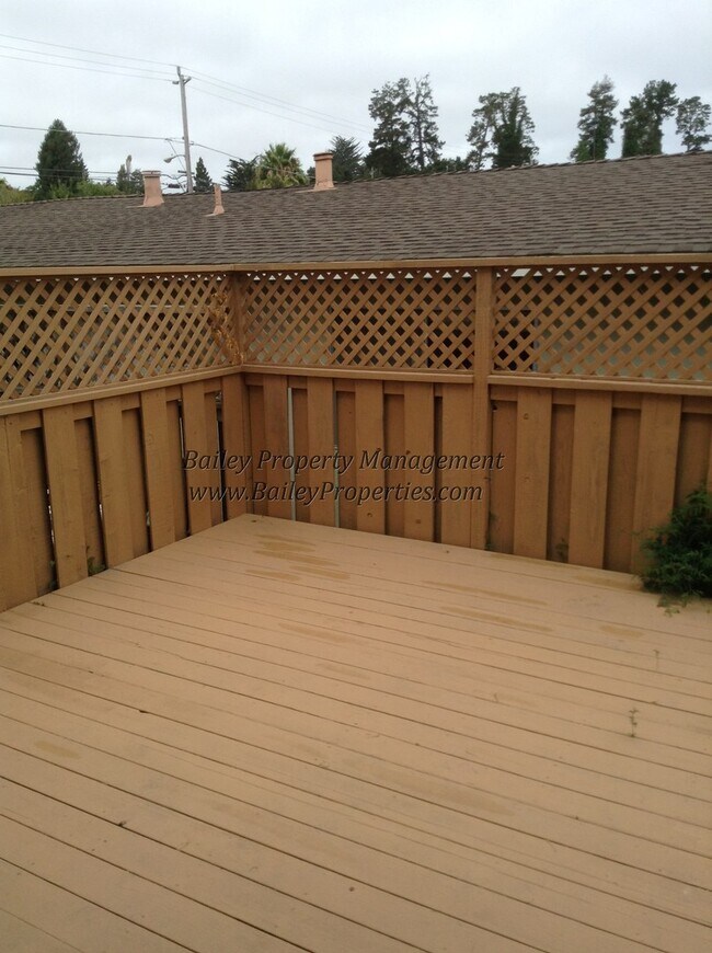 Building Photo - Gorgeous Santa Cruz Home!!