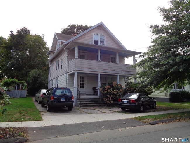 Building Photo - 15 Bradley Ave