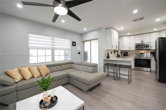 Building Photo - 15863 SW 71st St