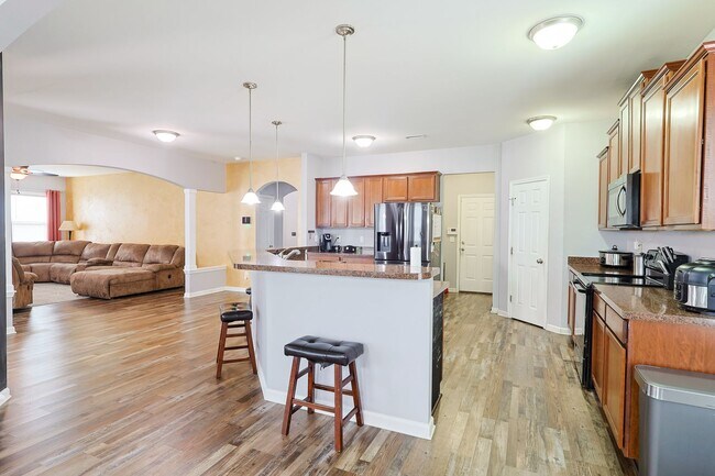 Building Photo - 363 Heathrow Dr