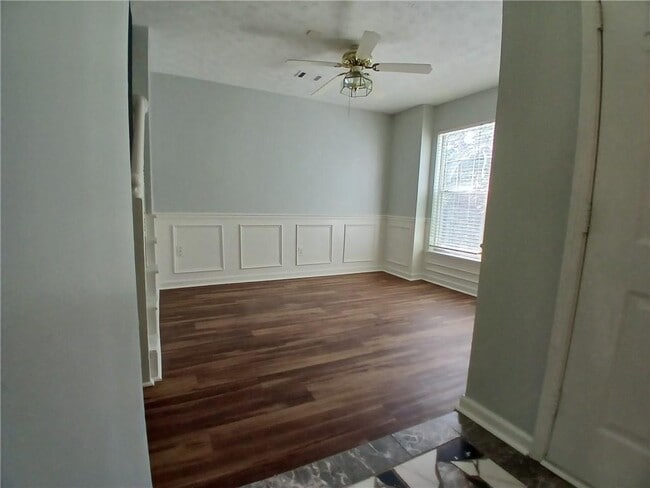 Building Photo - 3004 Dogwood Ln