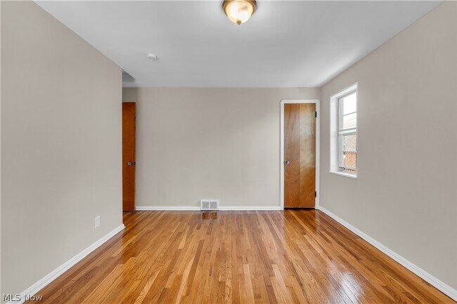 Building Photo - 20571 S Lake Shore