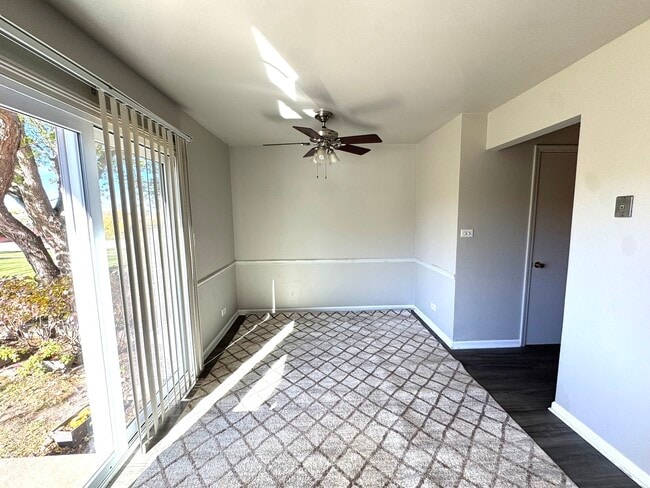 Building Photo - 1992 Holbrook Ln