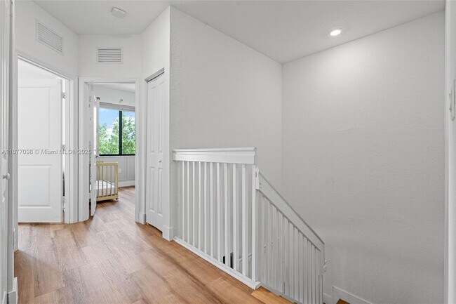 Building Photo - 374 NE 214th St