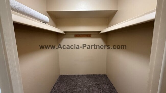 Building Photo - Three bedroom townhome with community pool