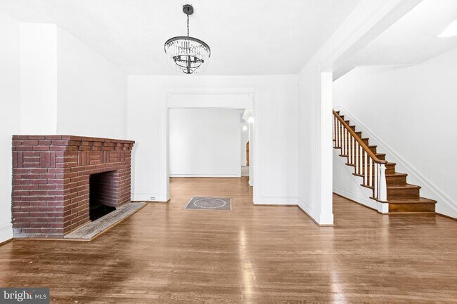 Building Photo - 3110 Main St