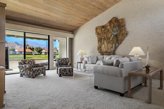 Building Photo - 11 Ronda Dr