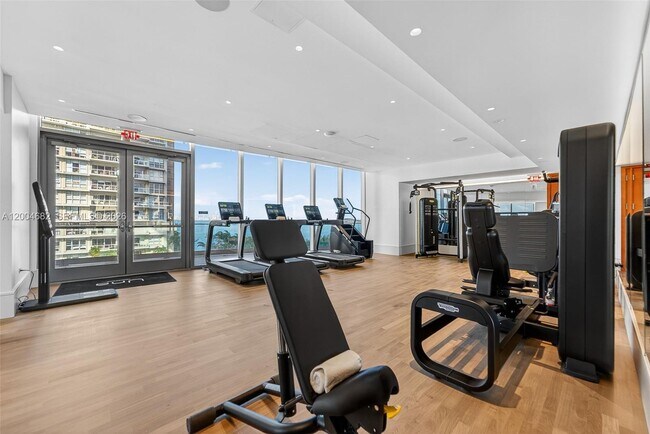 Building Photo - 175 SE 25th Rd