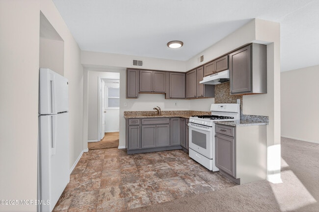 Building Photo - 2137 8th Ave