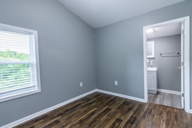 Building Photo - Charming home in the center of Lafayette!