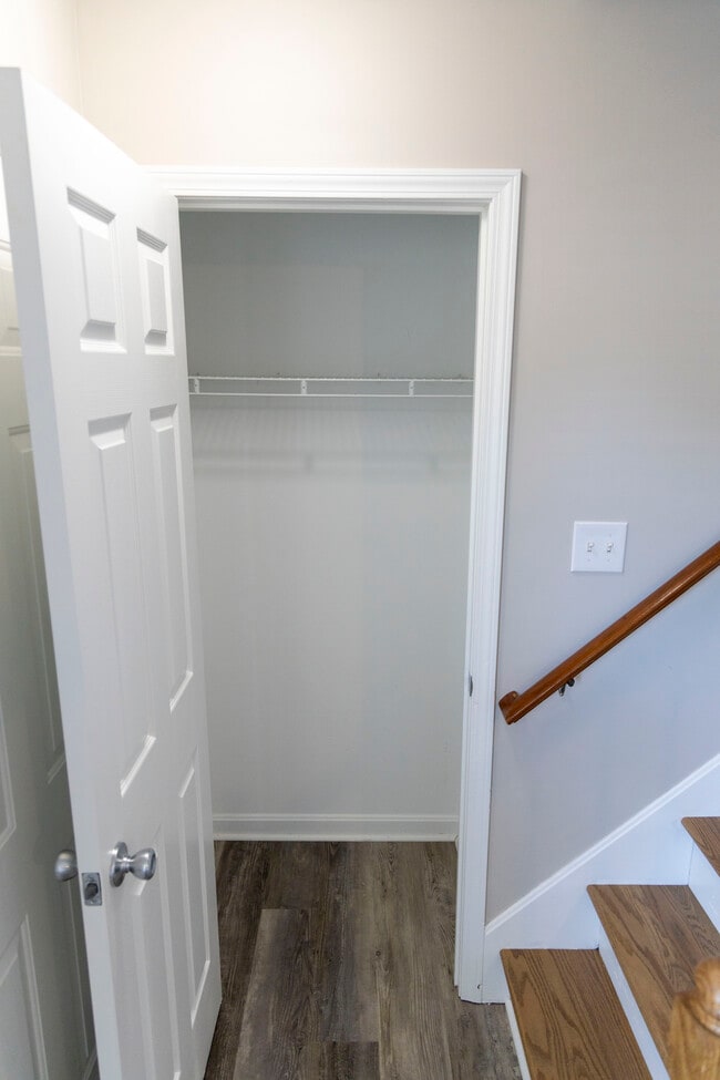 Building Photo - 10504 Pebblestone Cir