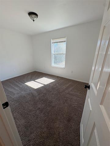 Building Photo - 932 Davis Ave