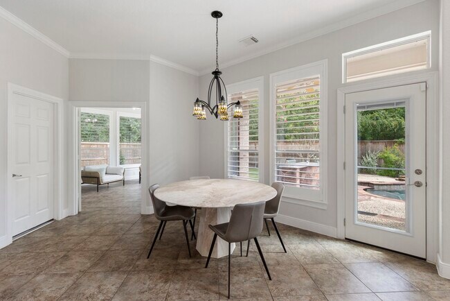 Building Photo - 6 Skipwith Pl