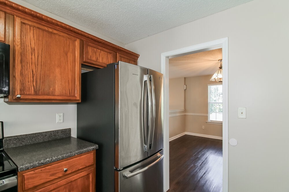 Building Photo - 40 Savoy Park Dr