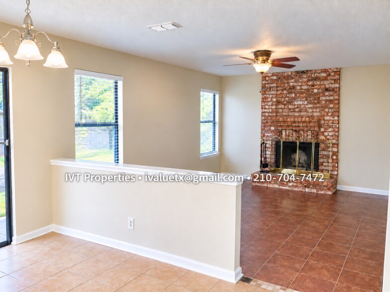 Building Photo - 7311 Sunscape Way