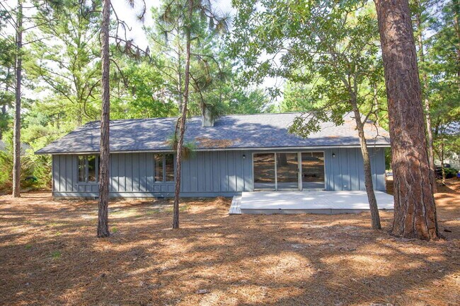 Building Photo - 50 Surry Cir N