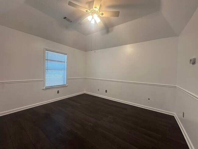 Building Photo - 8305 Crimson Creek Dr