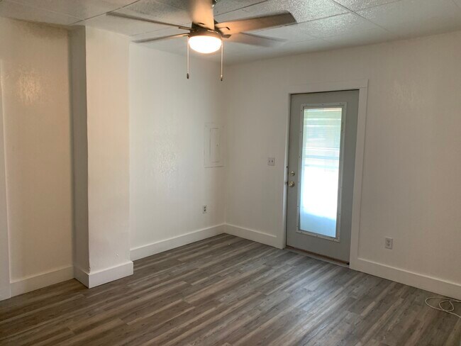 Building Photo - 120 W Burr Oak