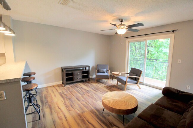 Building Photo - 1348 Hunters Rd