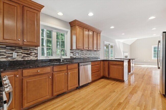 Building Photo - 19 Benjamin Ln