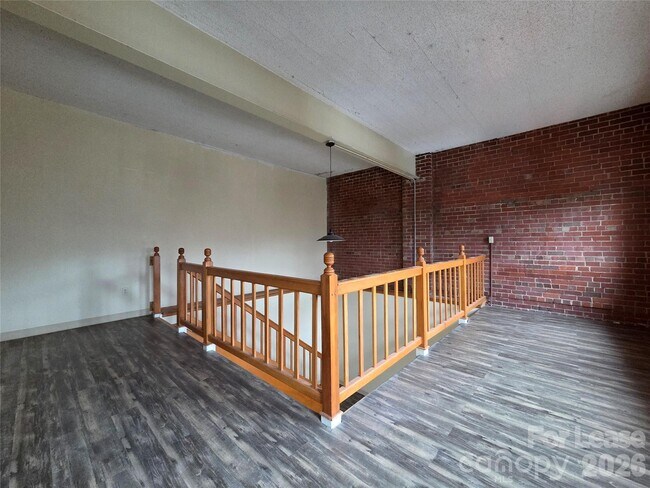 Building Photo - 203 W Liberty St