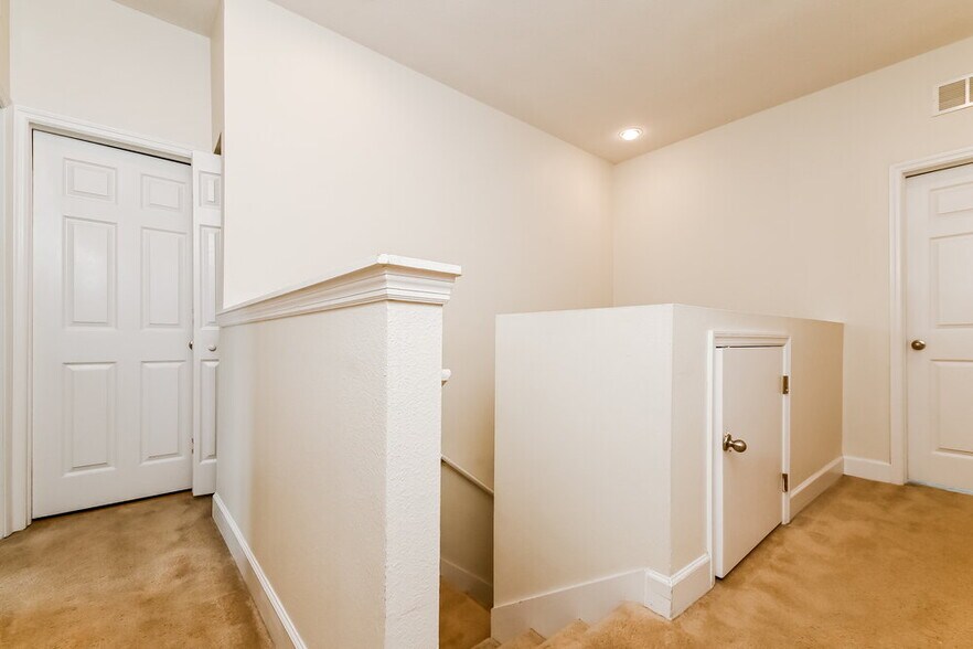 Building Photo - 6525 Quiet Pool Ct