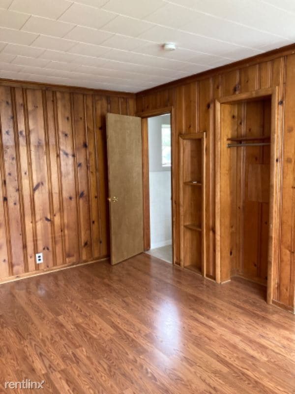 Building Photo - 1 br, 1 bath Apartment - 1100 1st Avenue