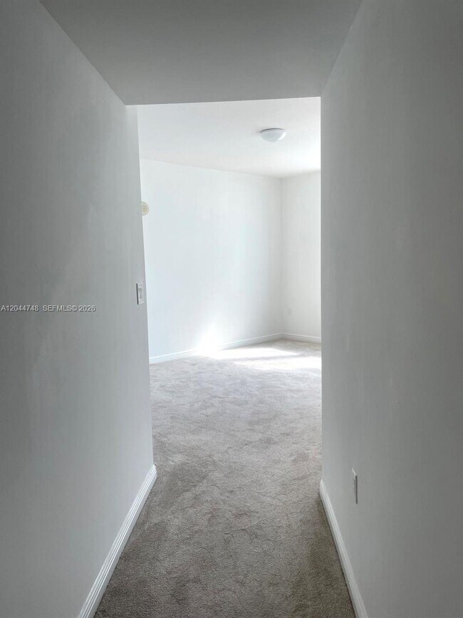 Building Photo - 1755 E Hallandale Beach Blvd