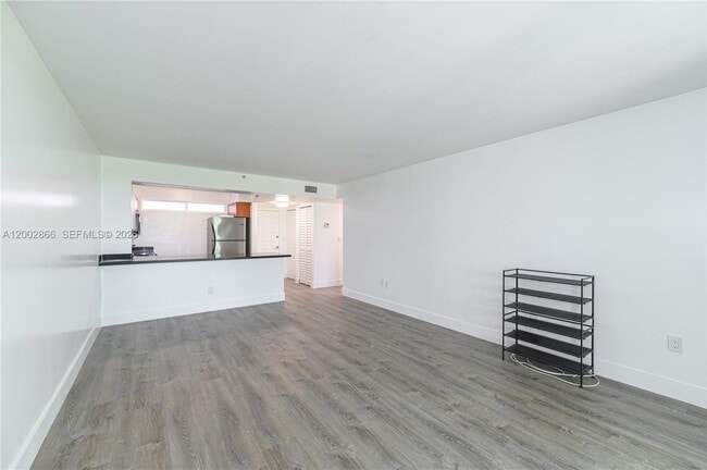 Building Photo - 650 NE 64th St