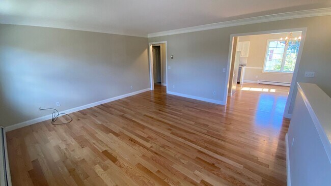 Building Photo - 312 Plaza Dr