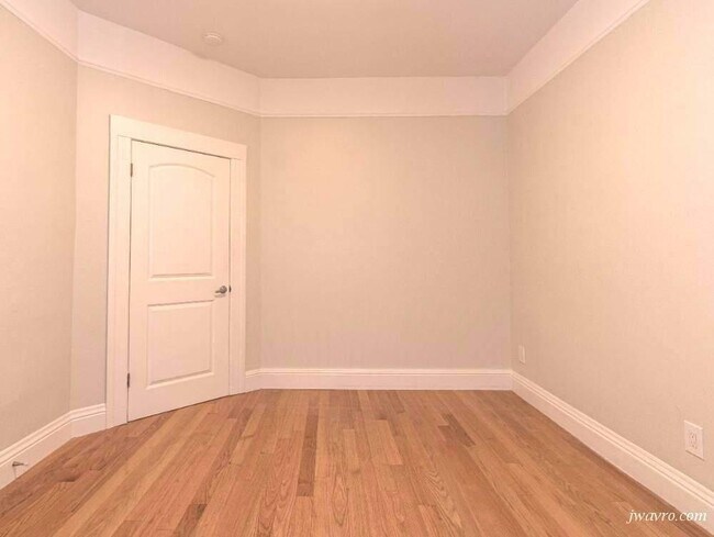 Building Photo - 2268 Bryant St