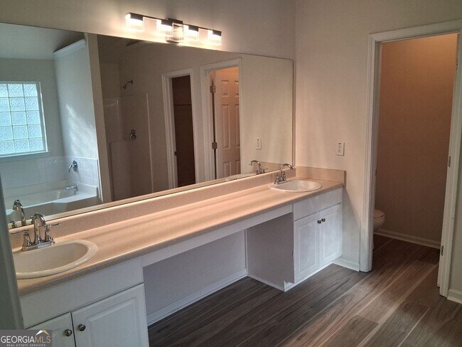 Building Photo - 122 Brenleigh Park Dr