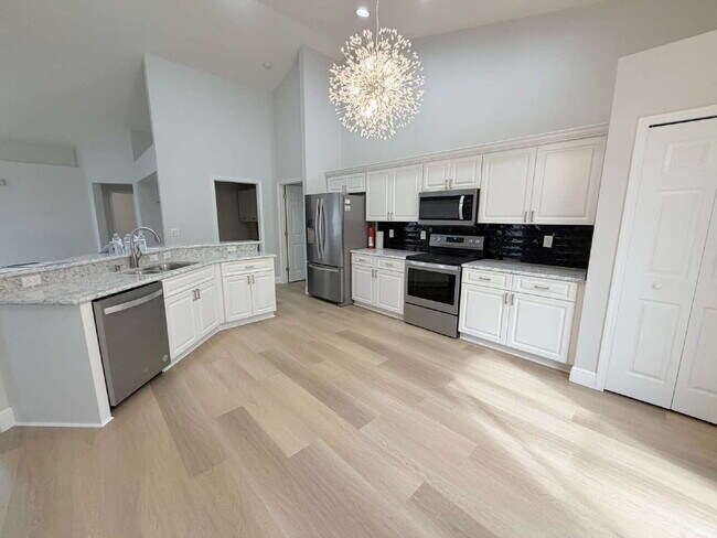 Building Photo - 6240 Fairskies Dr