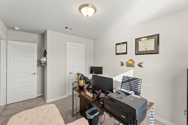 Building Photo - 7526 Highland Chase Dr