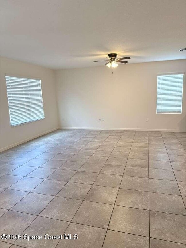 Building Photo - 609 Concha St NW