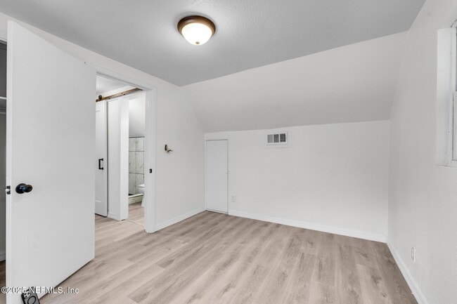 Building Photo - 2811 Myrtis Rd