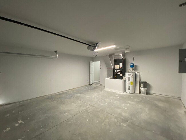 Building Photo - Custom Home - Desirable SE Ocala Neighborhood 3/2/2 **Won't Last**