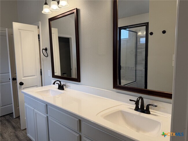 Building Photo - 3404 Braford Dr