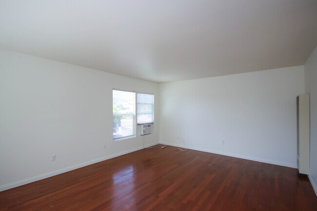 Building Photo - 3148 Abella St
