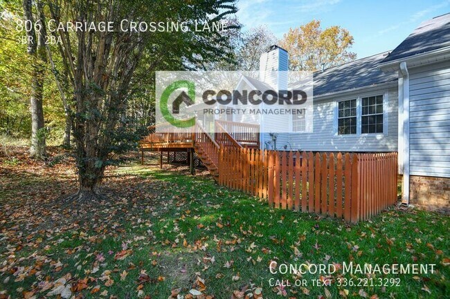 Building Photo - 806 Carriage Crossing Ln