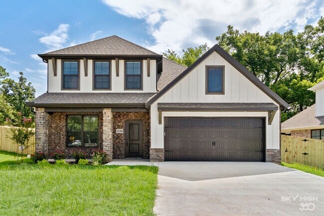 Building Photo - 2196 N Woodlark Ln