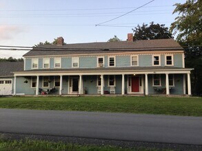 Building Photo - 552 Mammoth Rd